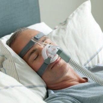 products-fisher-and-paykel-eason-nasal-cpap-mask-in-use_1-1